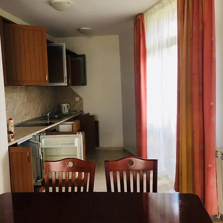 Beautiful Two Bedroom 4th Floor In Elegant Luxe With Pool, Sauna, Gym And Steam